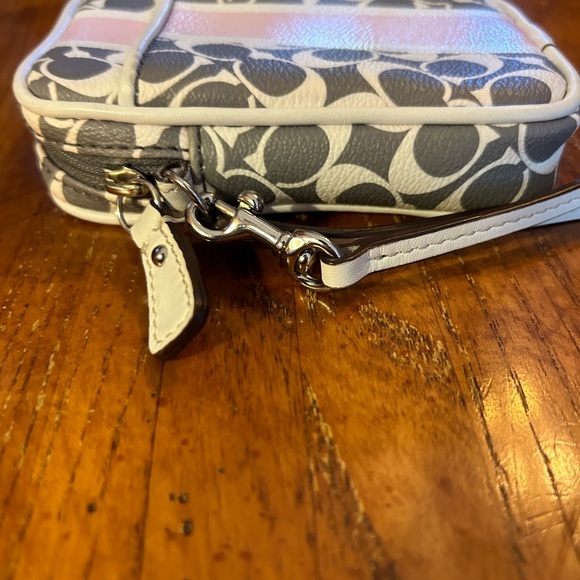 Coach Small Wristlet Gray & White w/ Pink Stripe NWOT!! - Picture 10 of 13
